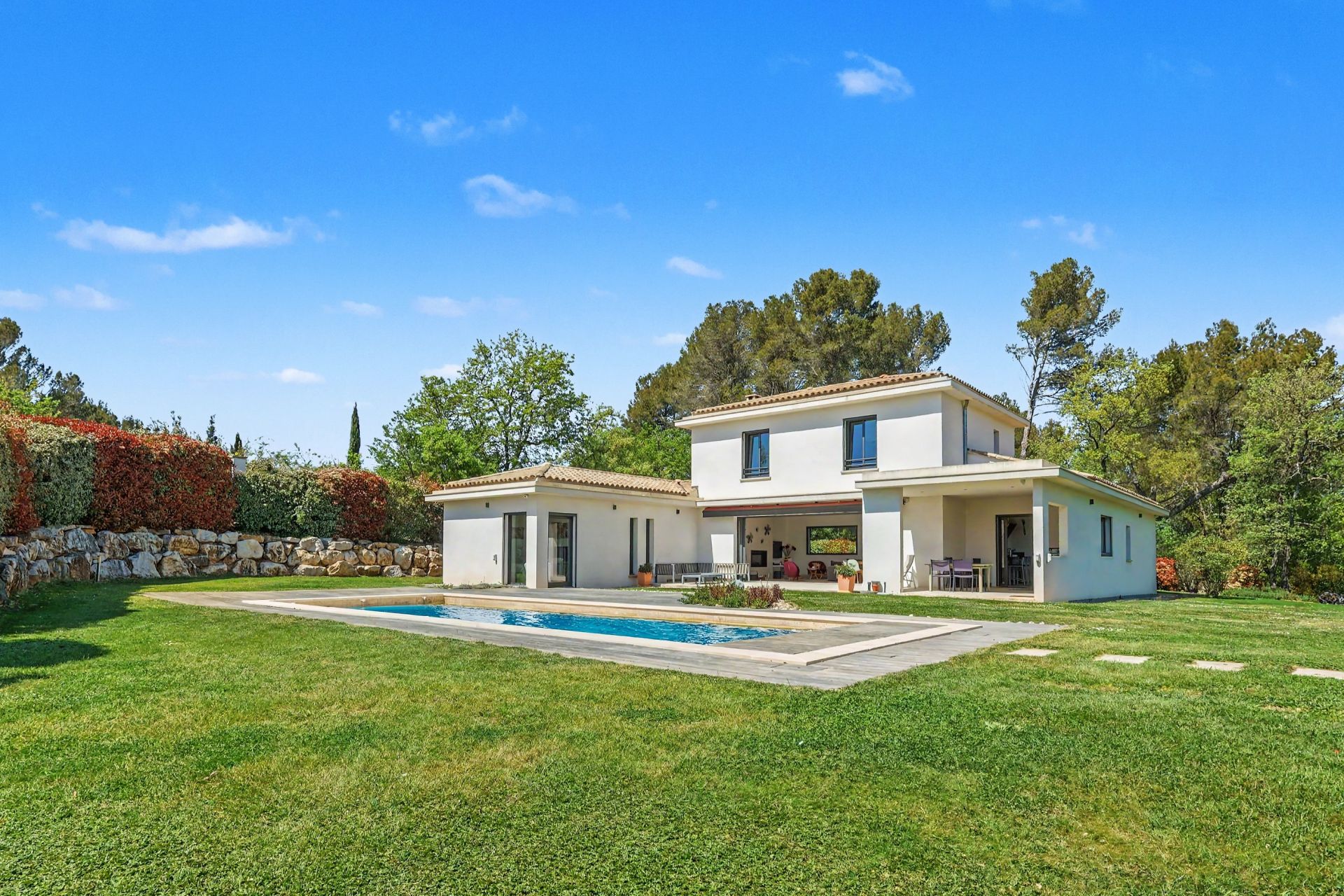 luxury house 5 Rooms for sale on PEYNIER (13790)