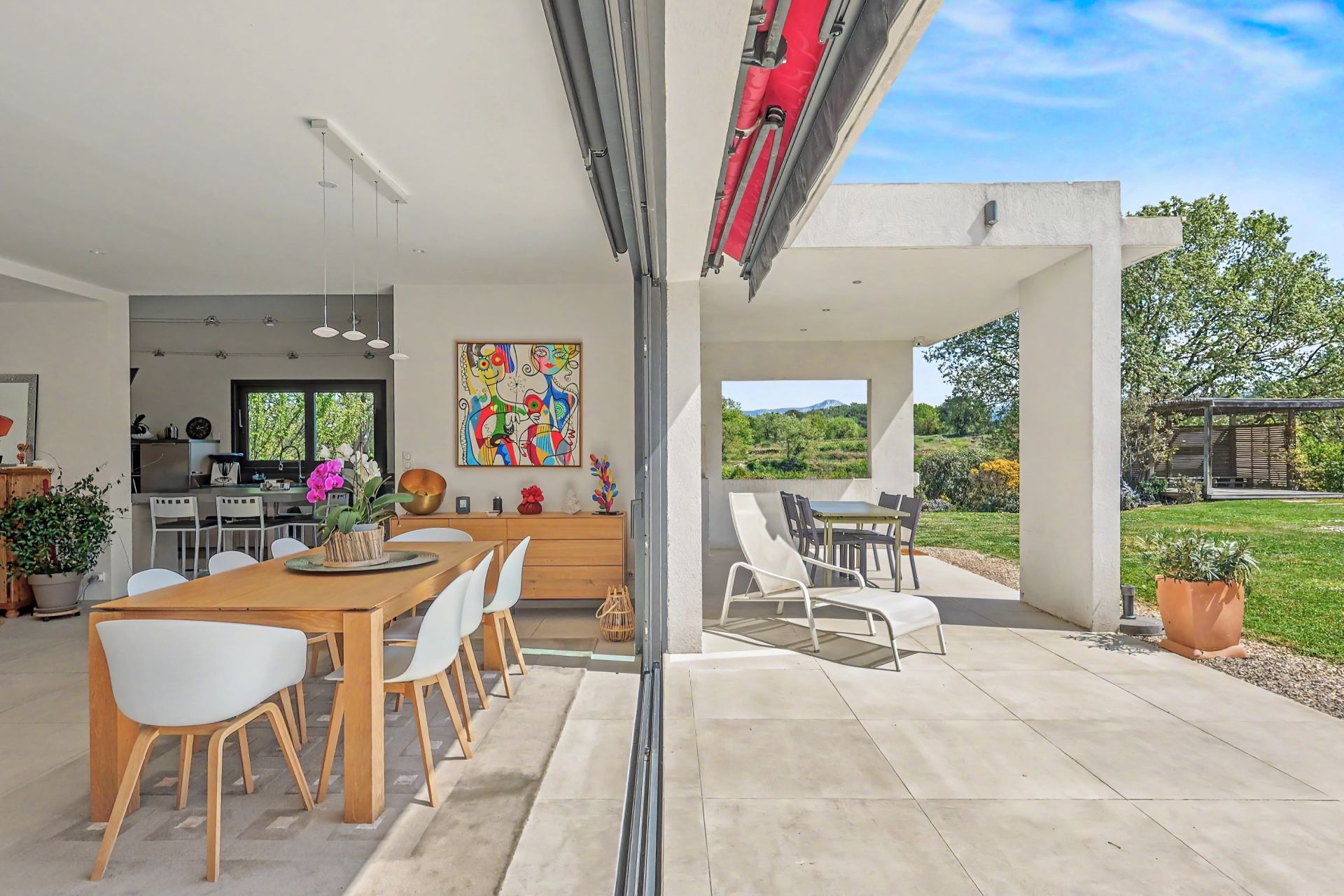 luxury house 5 Rooms for sale on PEYNIER (13790)