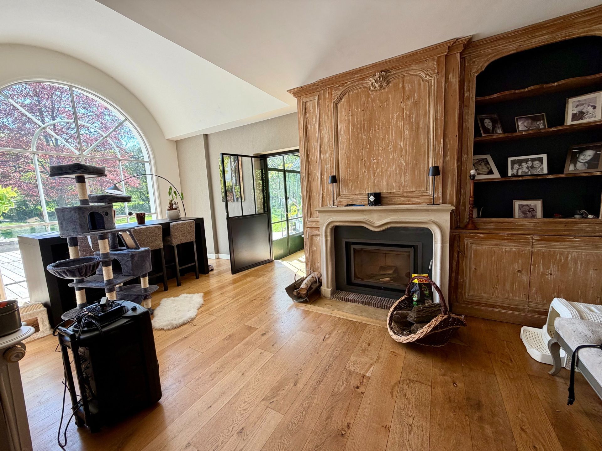 luxury house 15 Rooms for sale on MERIGNIES (59710)