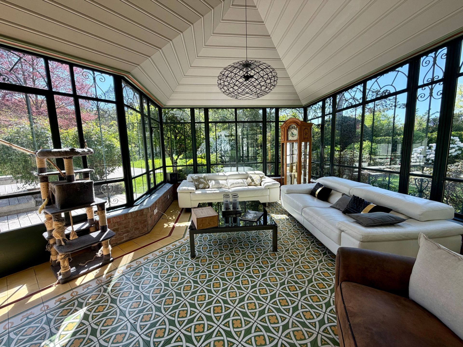 luxury house 15 Rooms for sale on MERIGNIES (59710)