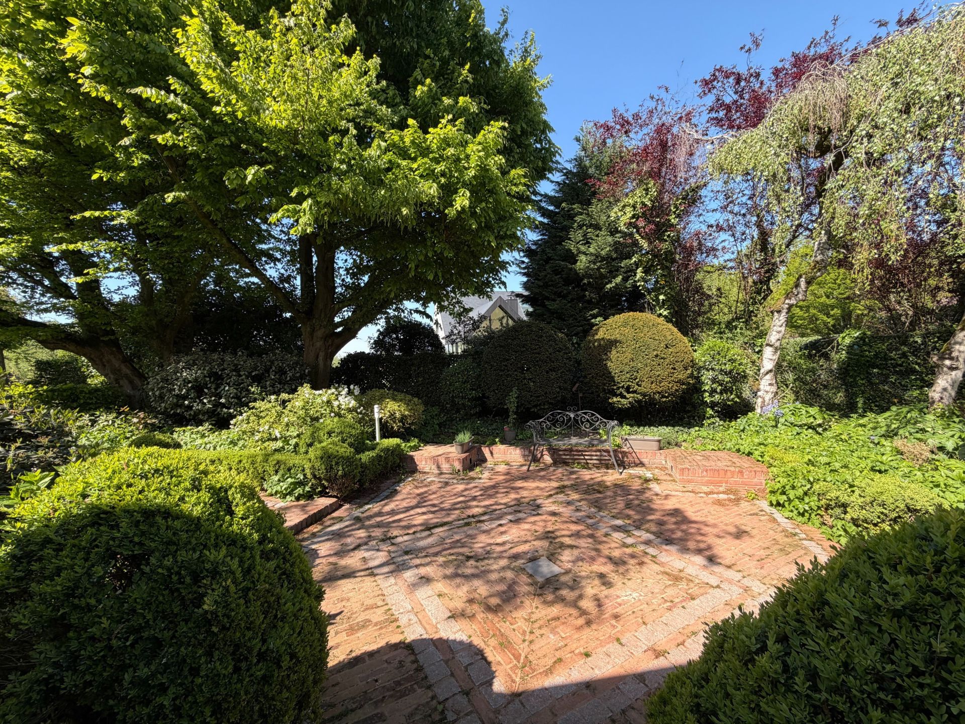 luxury house 15 Rooms for sale on MERIGNIES (59710)