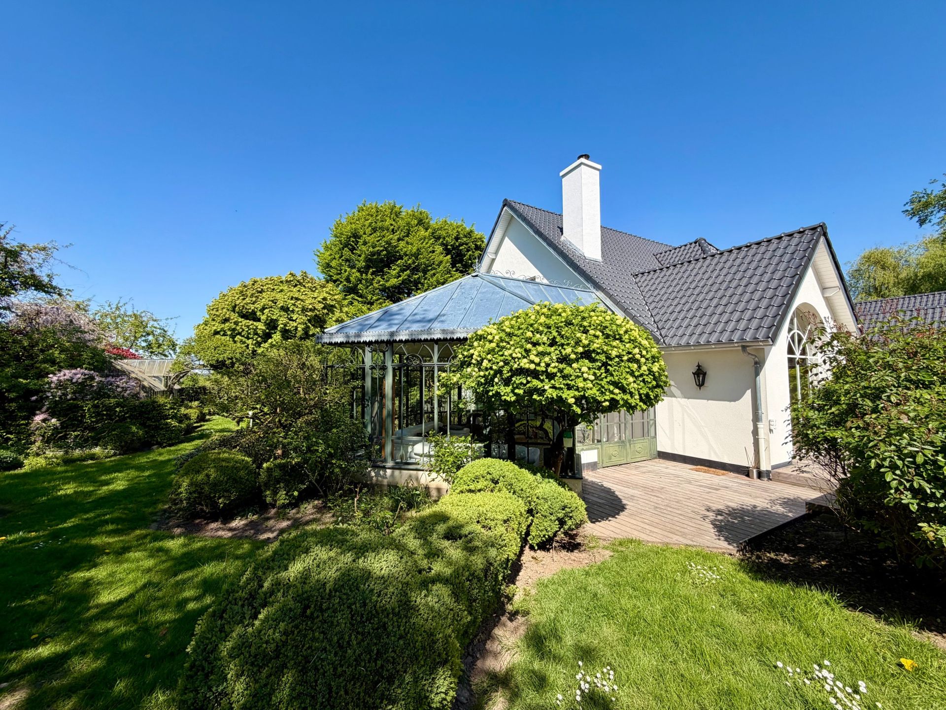 luxury house 15 Rooms for sale on MERIGNIES (59710)
