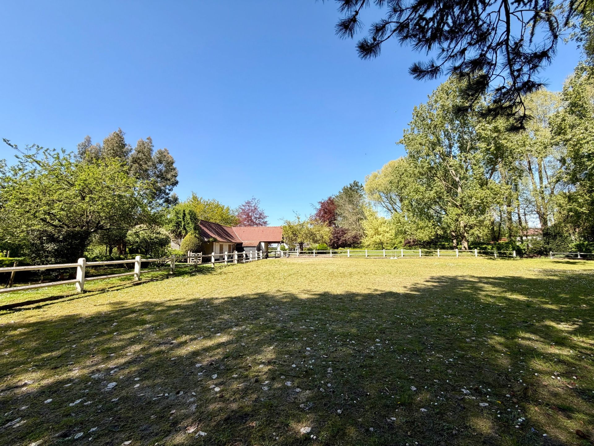 luxury house 15 Rooms for sale on MERIGNIES (59710)
