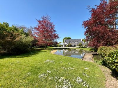 Sale Luxury house Mérignies 15&nbsp;Rooms 315&nbsp;m²