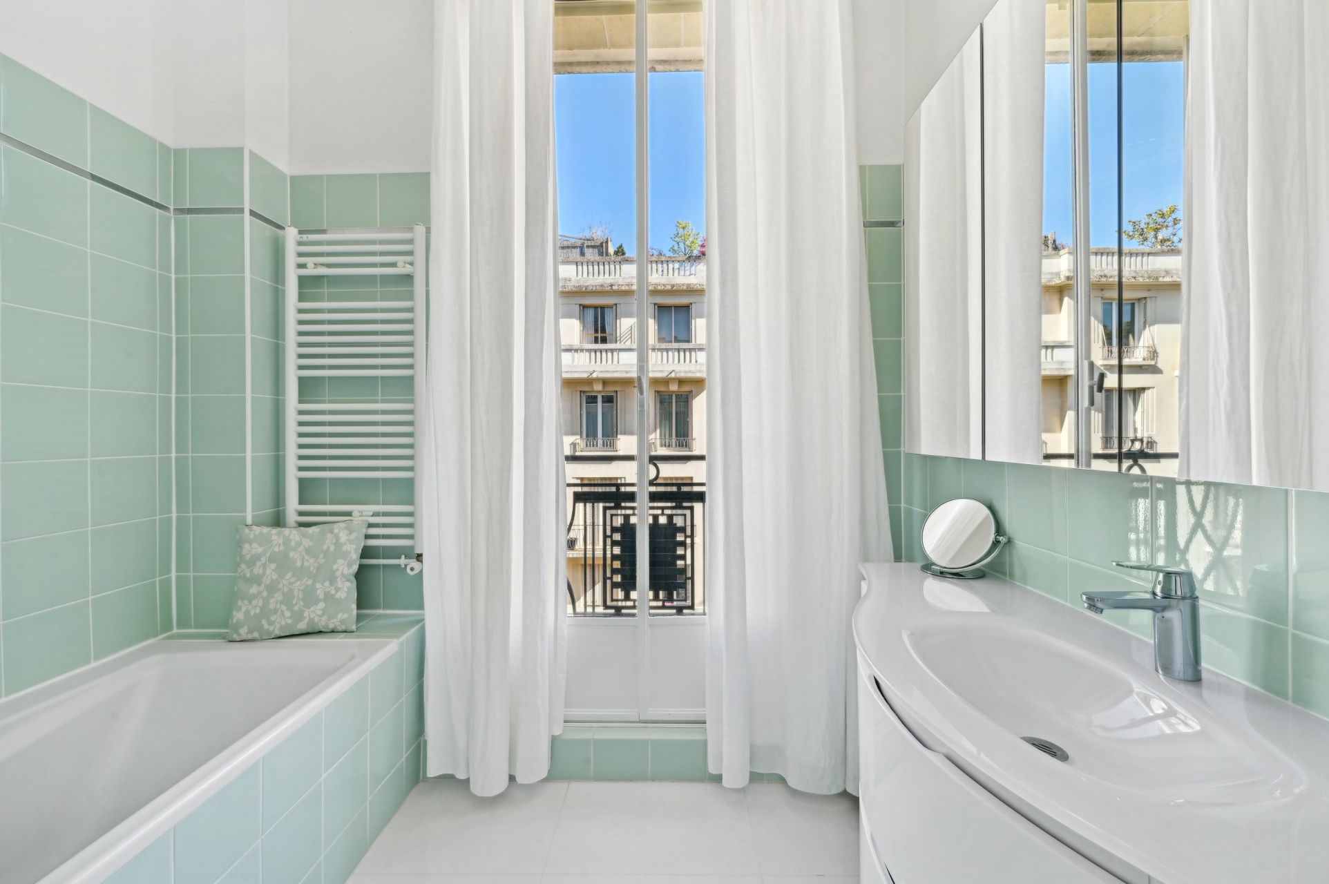 luxury apartment 2 Rooms for sale on PARIS (75016)