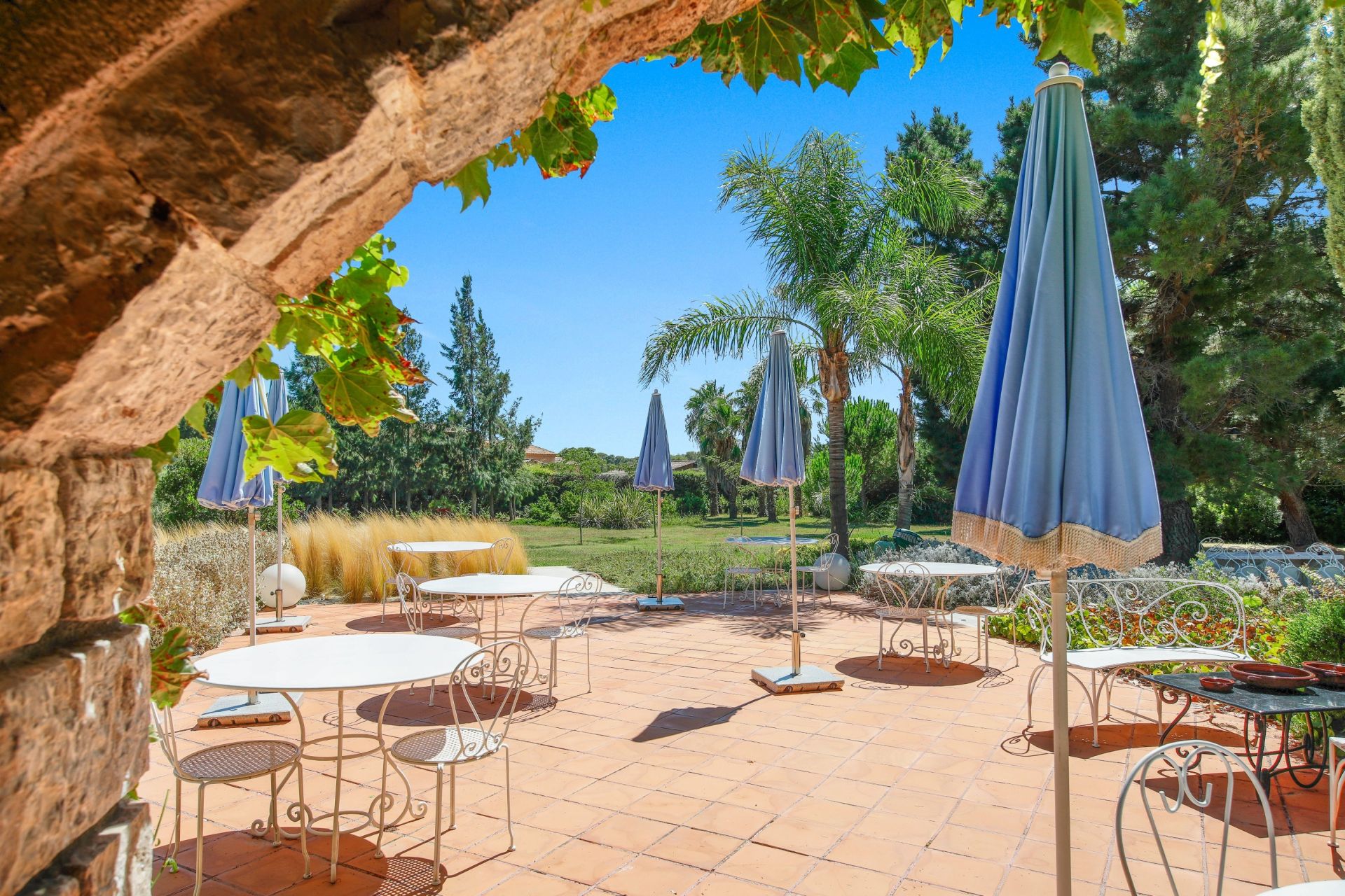 luxury house 13 Rooms for sale on LA LONDE LES MAURES (83250)