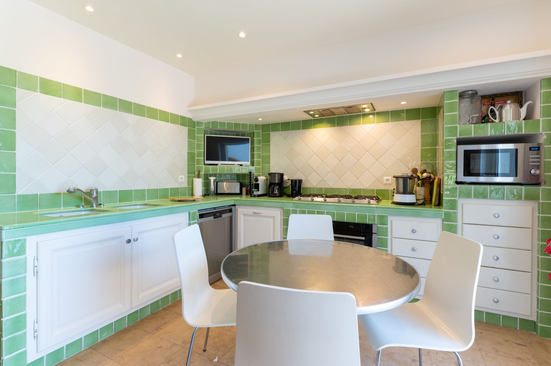 luxury provencale house 10 Rooms for sale on STE MAXIME (83120)