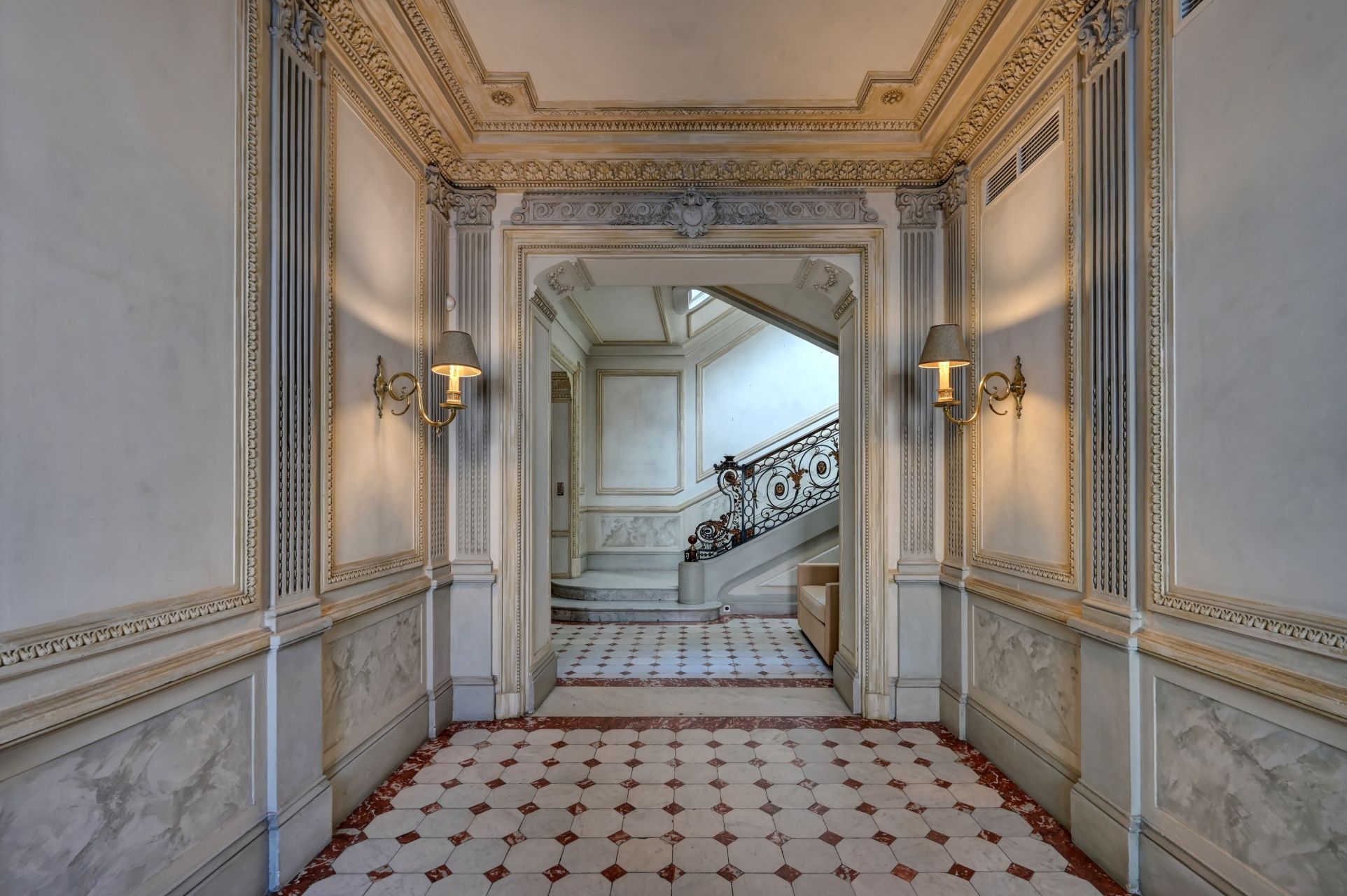 mansion (hôtel particulier) 14 Rooms for sale on AVIGNON (84000)