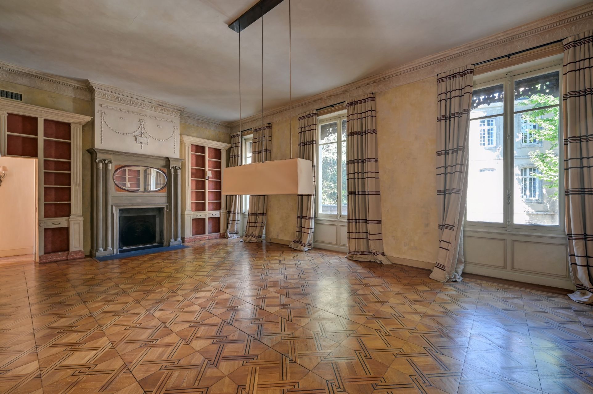 mansion (hôtel particulier) 14 Rooms for sale on AVIGNON (84000)