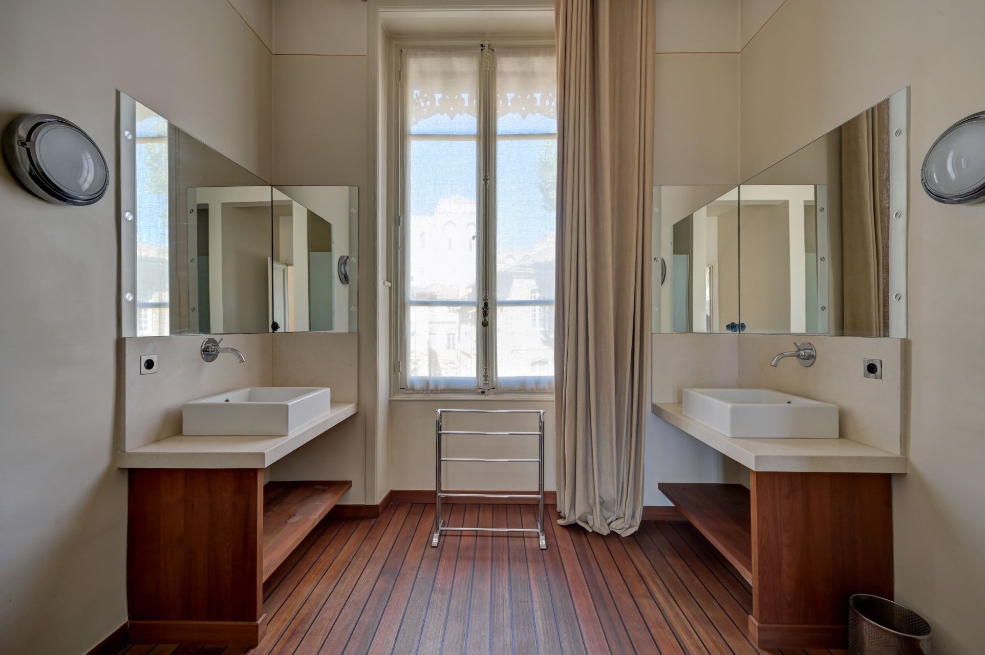 mansion (hôtel particulier) 14 Rooms for sale on AVIGNON (84000)