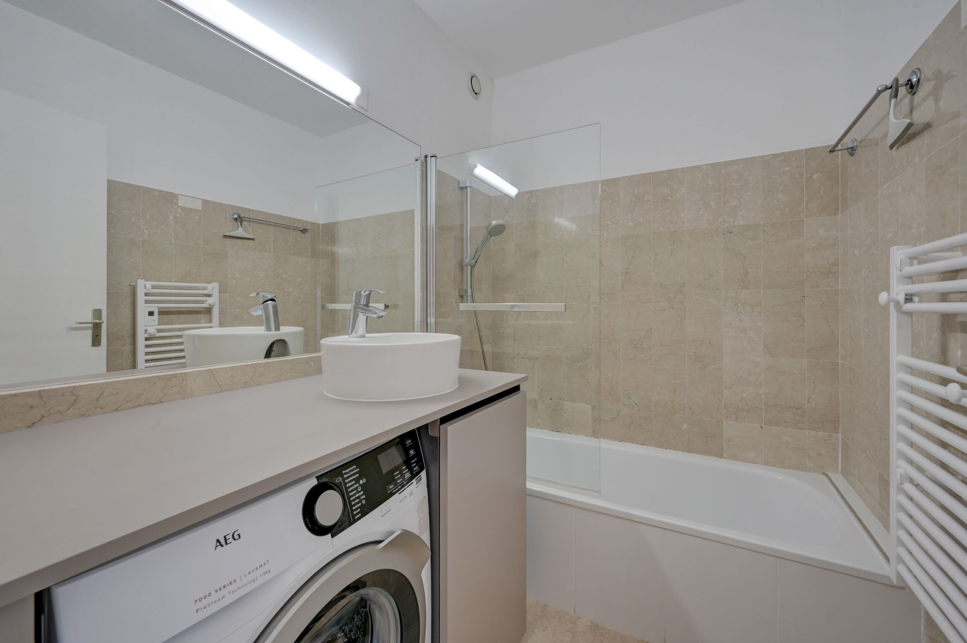luxury apartment 2 Rooms for sale on CASSIS (13260)
