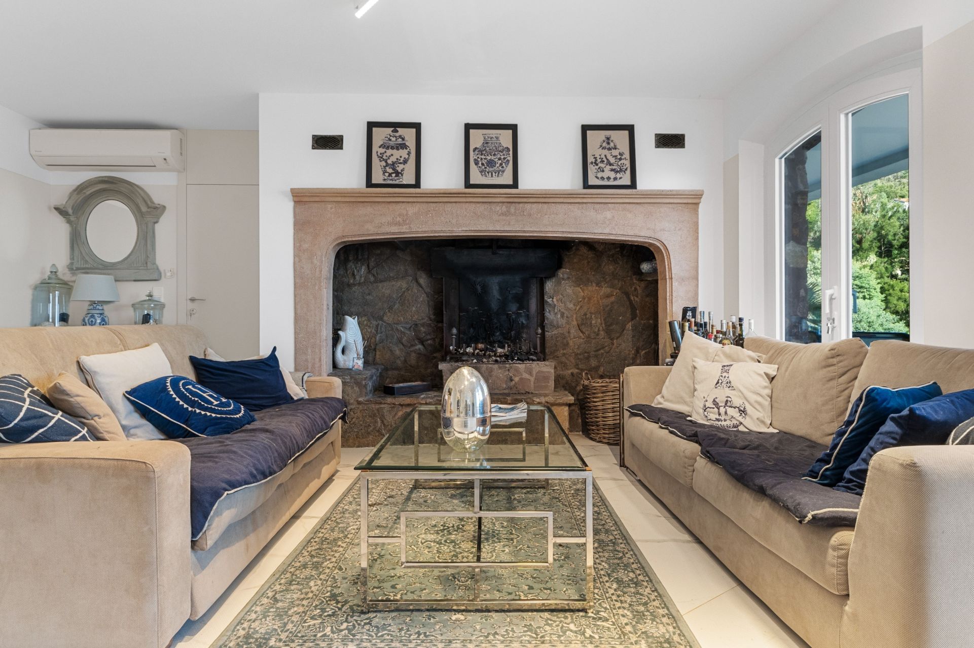 luxury villa 6 Rooms for sale on THEOULE SUR MER (06590)