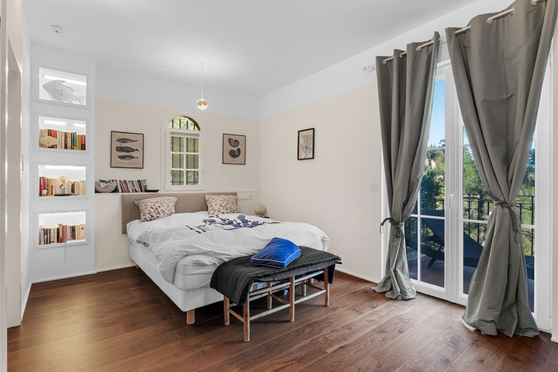 luxury villa 6 Rooms for sale on THEOULE SUR MER (06590)