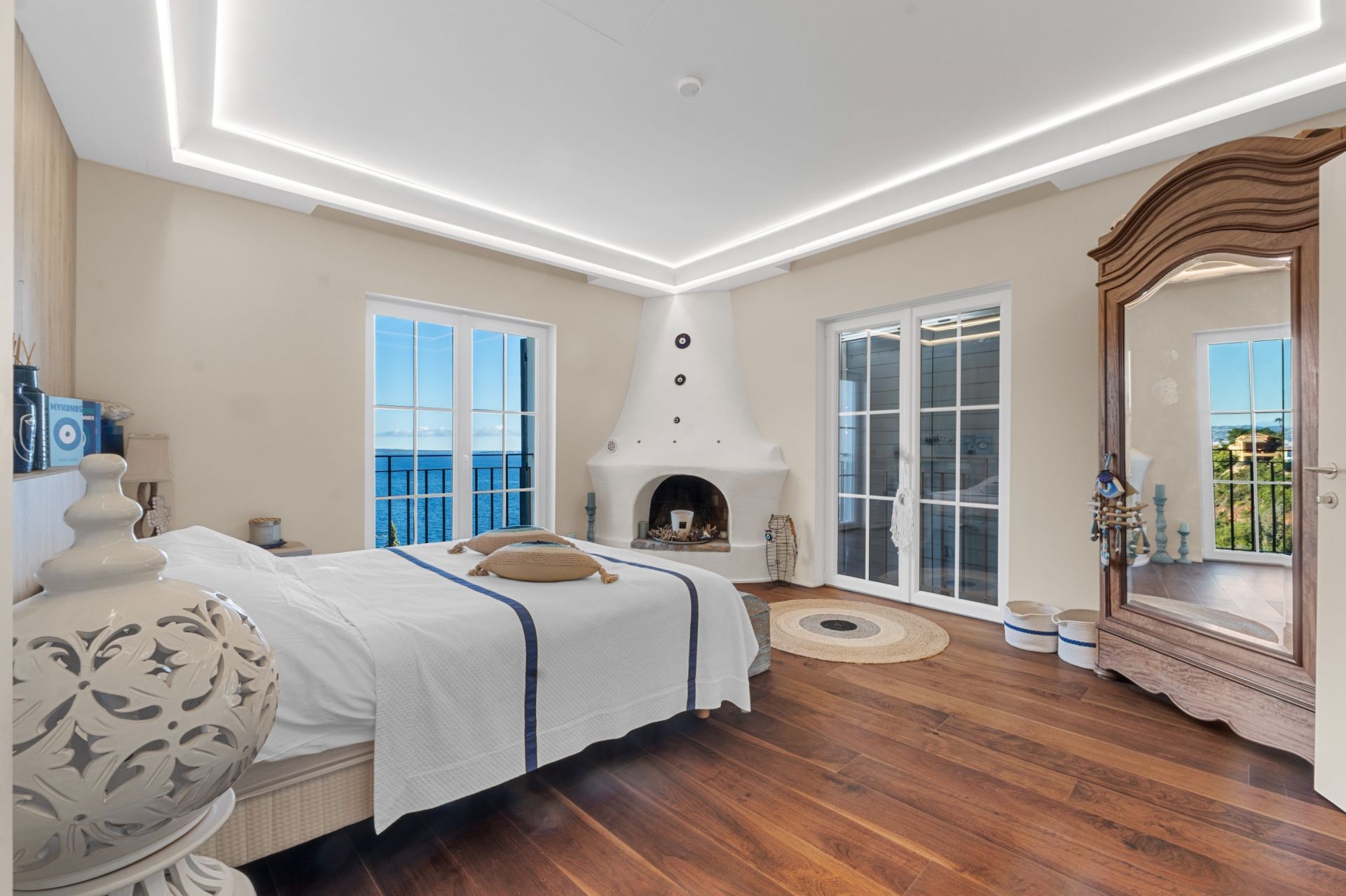 luxury villa 6 Rooms for sale on THEOULE SUR MER (06590)