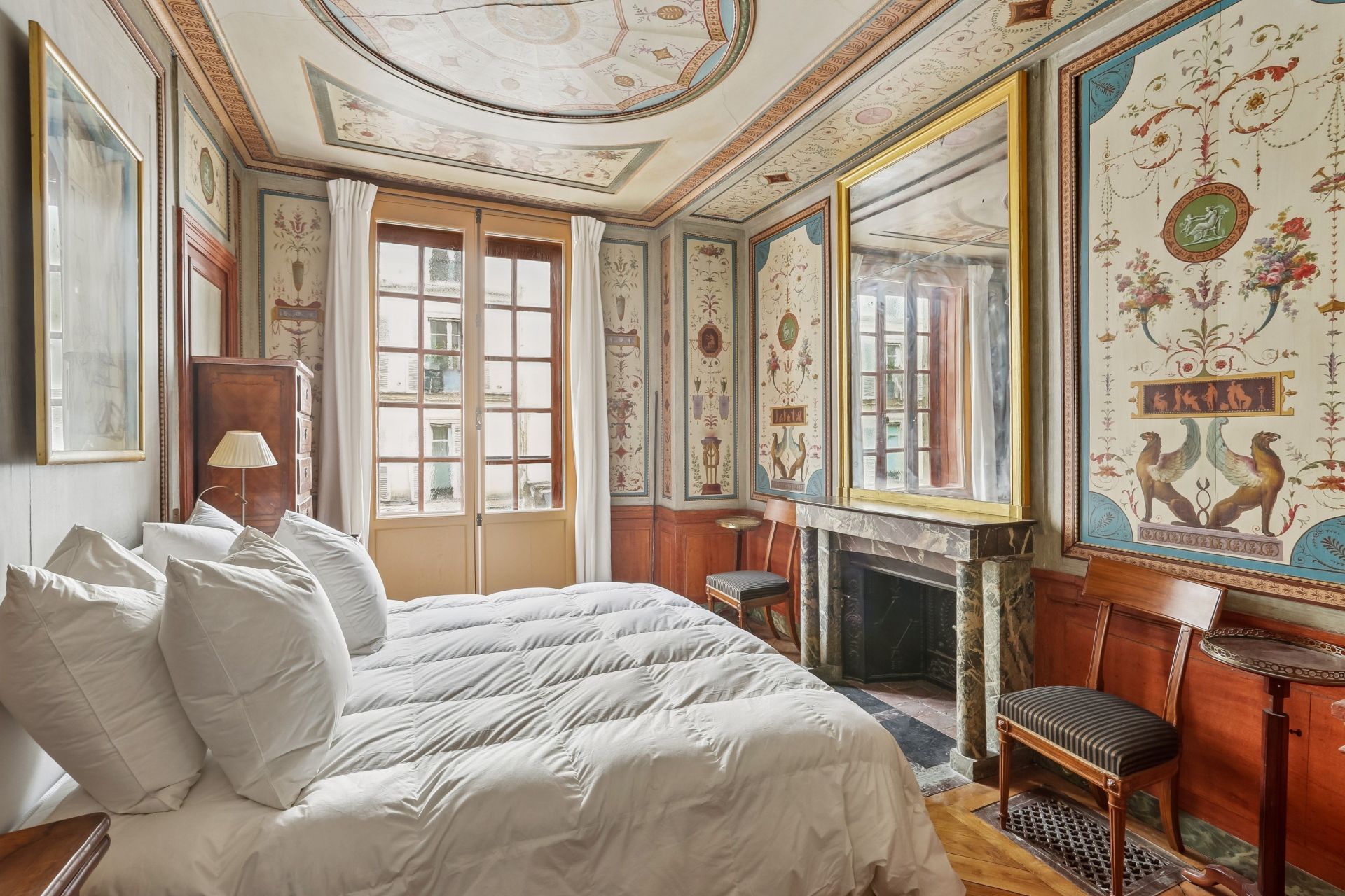 luxury apartment 4 Rooms for seasonal rent on PARIS (75006)