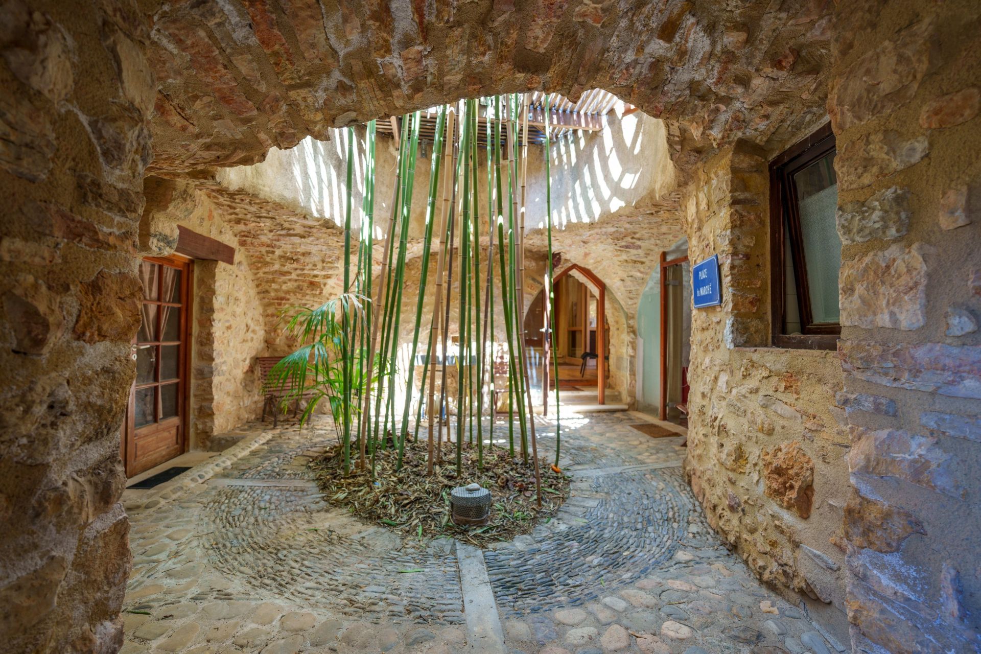 maison de luxe 13 Pièces en vente sur MONTPEYROUX (34150)