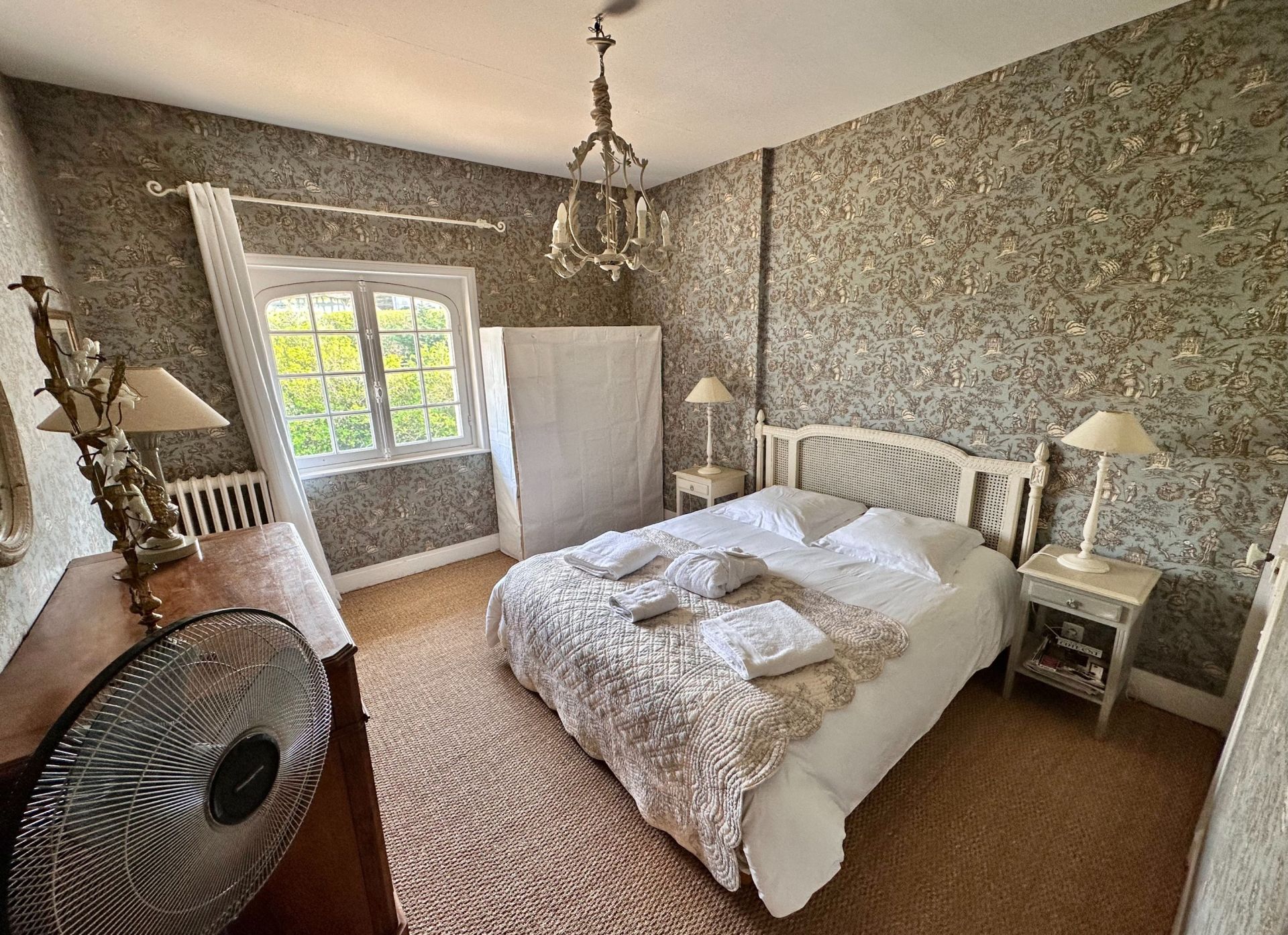 luxury house 11 Rooms for seasonal rent on BENERVILLE SUR MER (14910)