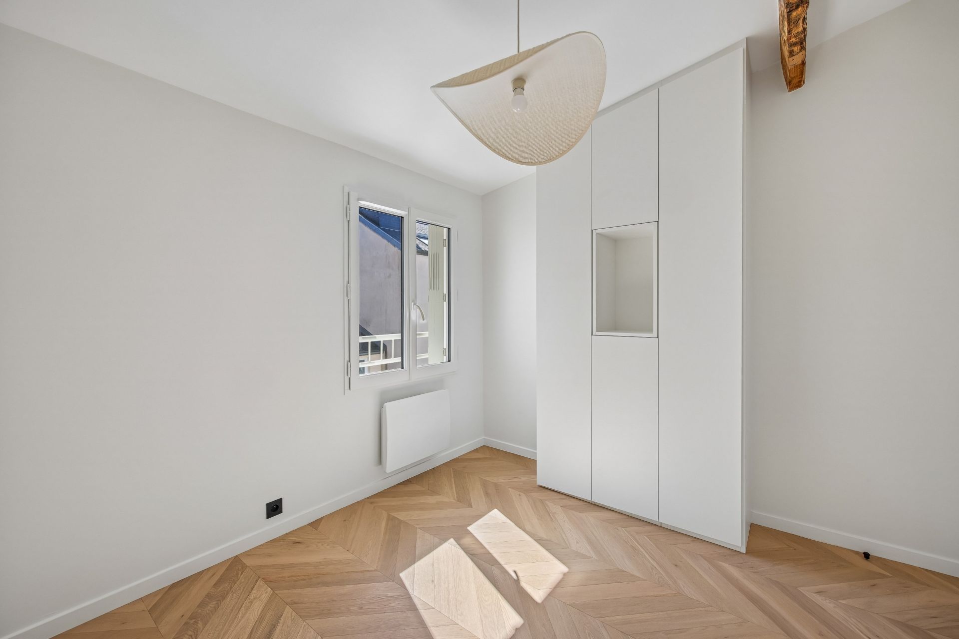 luxury apartment 5 Rooms for sale on VERSAILLES (78000)