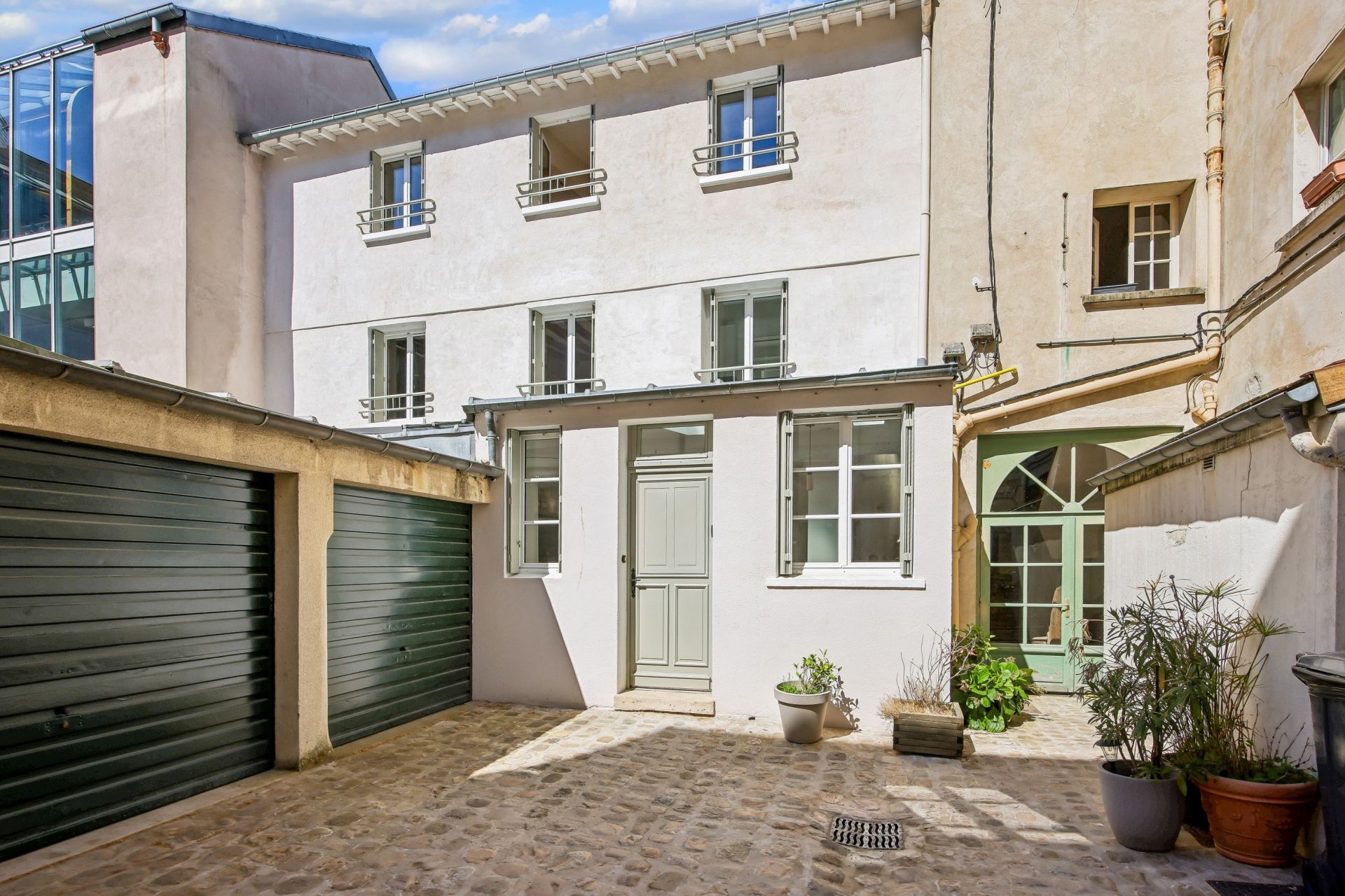 luxury apartment 5 Rooms for sale on VERSAILLES (78000)