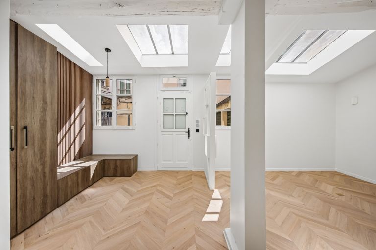 luxury apartment 5 Rooms for sale on VERSAILLES (78000)
