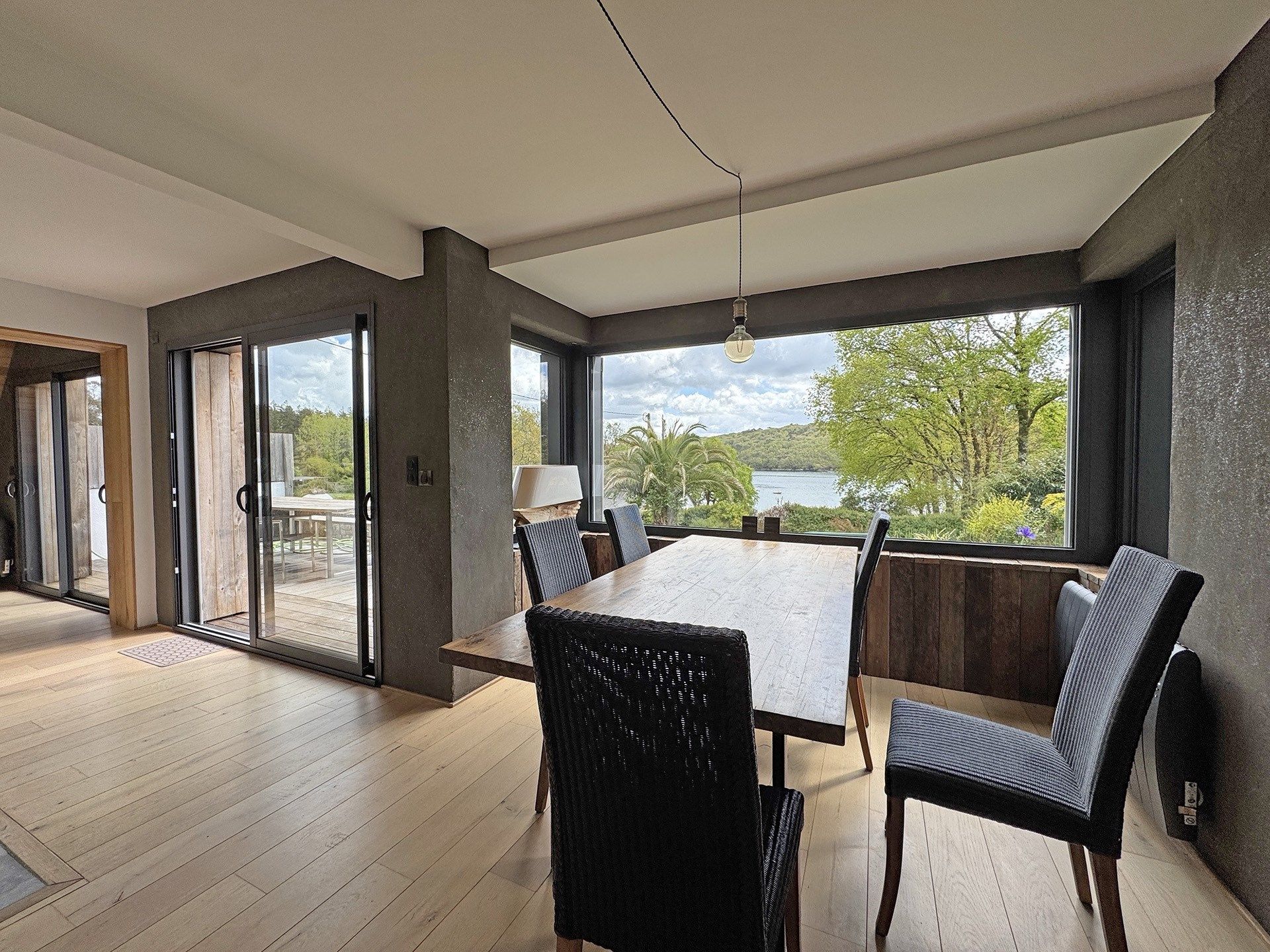 luxury house 8 Rooms for sale on LOGONNA DAOULAS (29460)