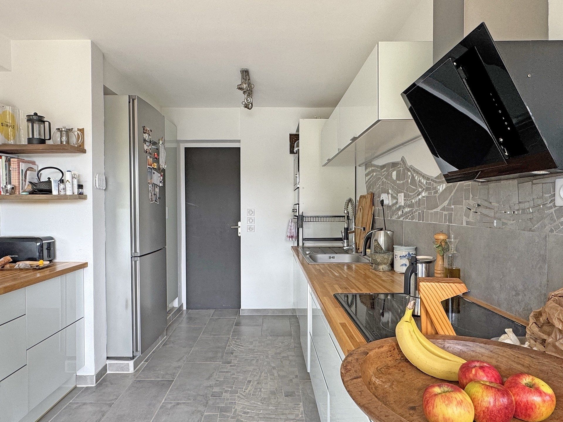 luxury house 8 Rooms for sale on LOGONNA DAOULAS (29460)