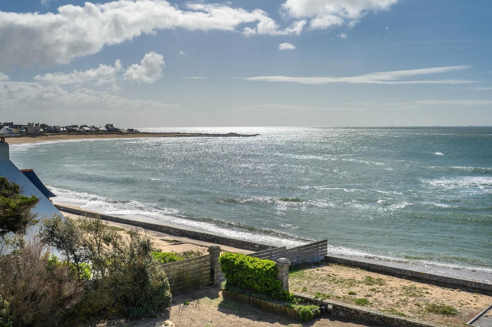 luxury property 9 Rooms for sale on BATZ SUR MER (44740)