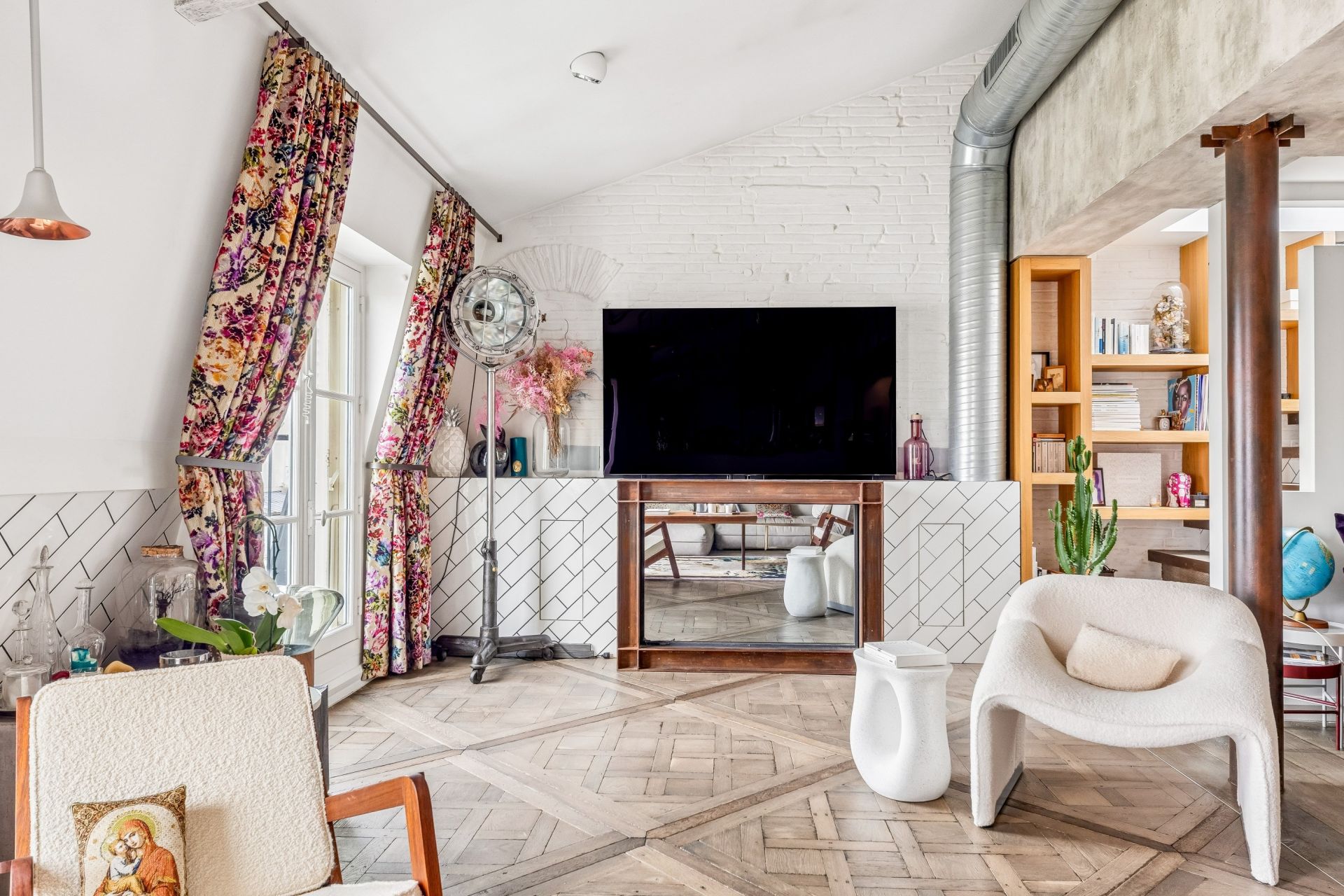 luxury apartment 6 Rooms for sale on PARIS (75003)
