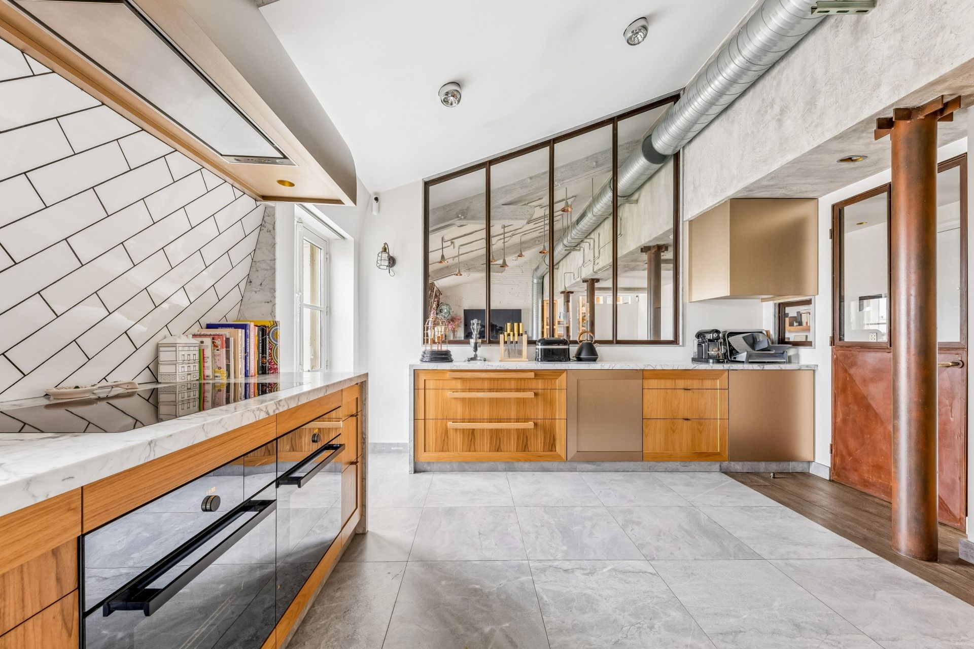 luxury apartment 6 Rooms for sale on PARIS (75003)