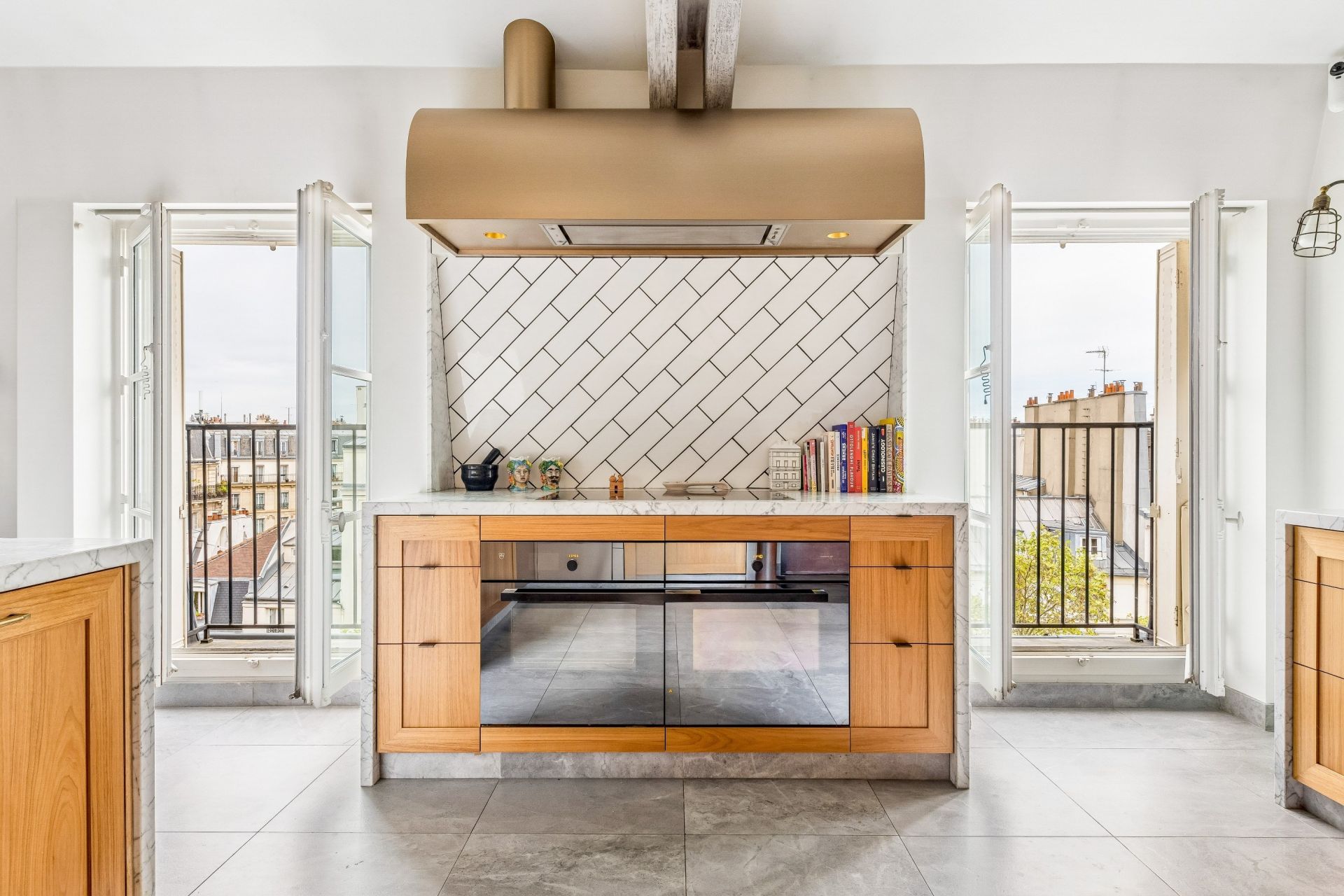 luxury apartment 6 Rooms for sale on PARIS (75003)