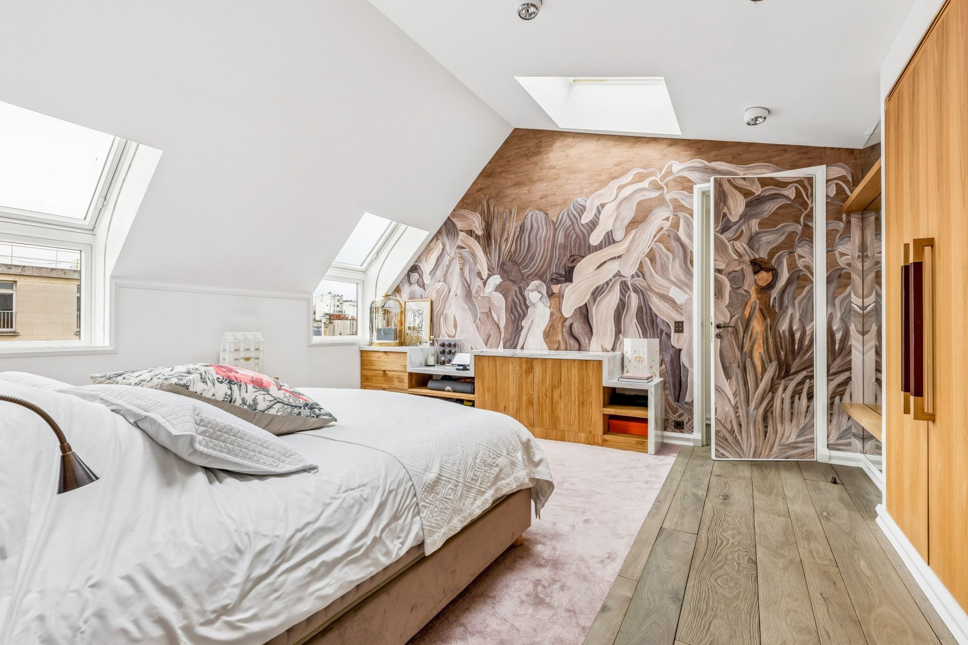 luxury apartment 6 Rooms for sale on PARIS (75003)