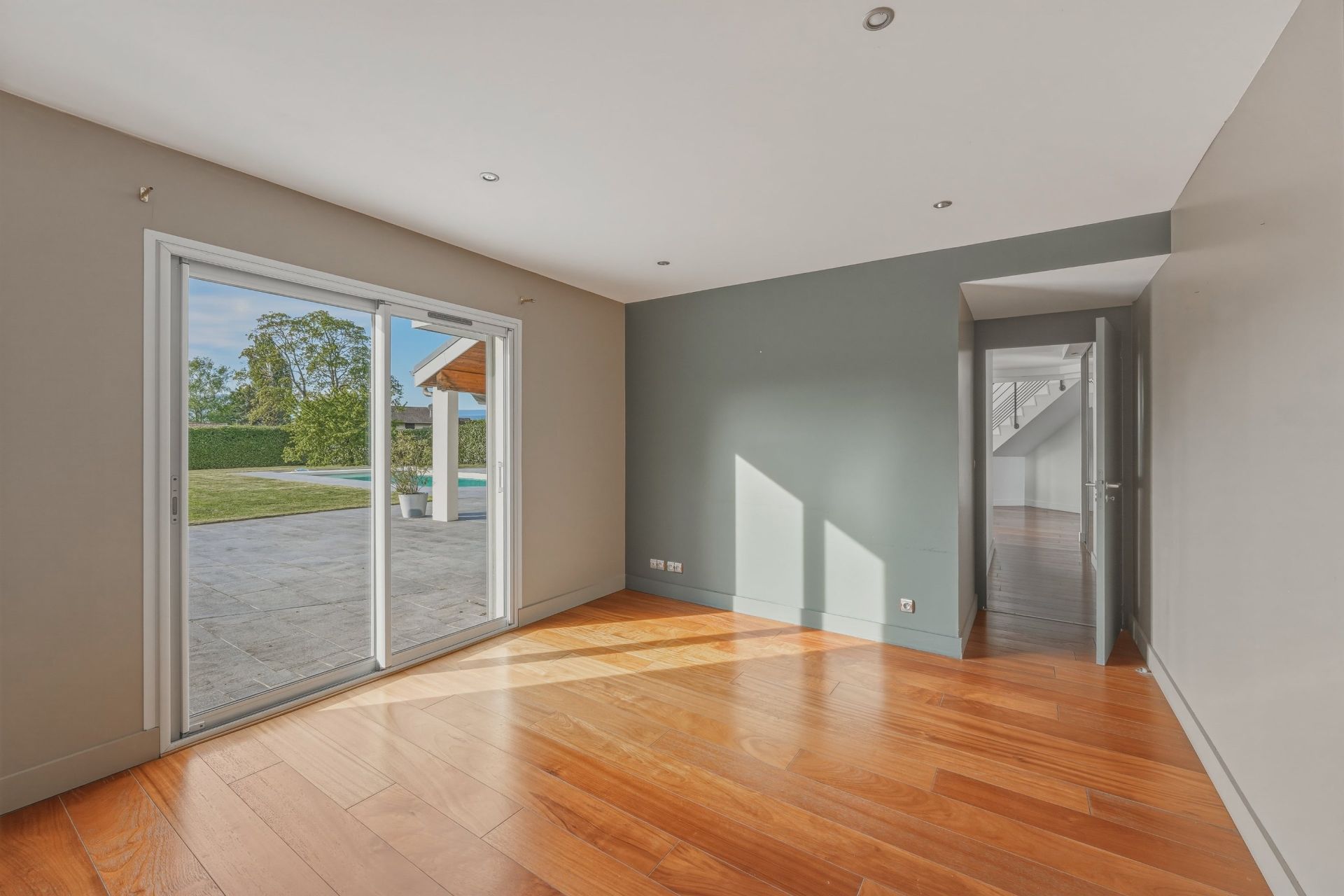 architect's house 8 Rooms for sale on NERNIER (74140)