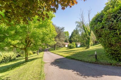 Vente Maison de luxe Saint-Cyr-au-Mont-d'Or 7&nbsp;Pièces 434.85&nbsp;m²