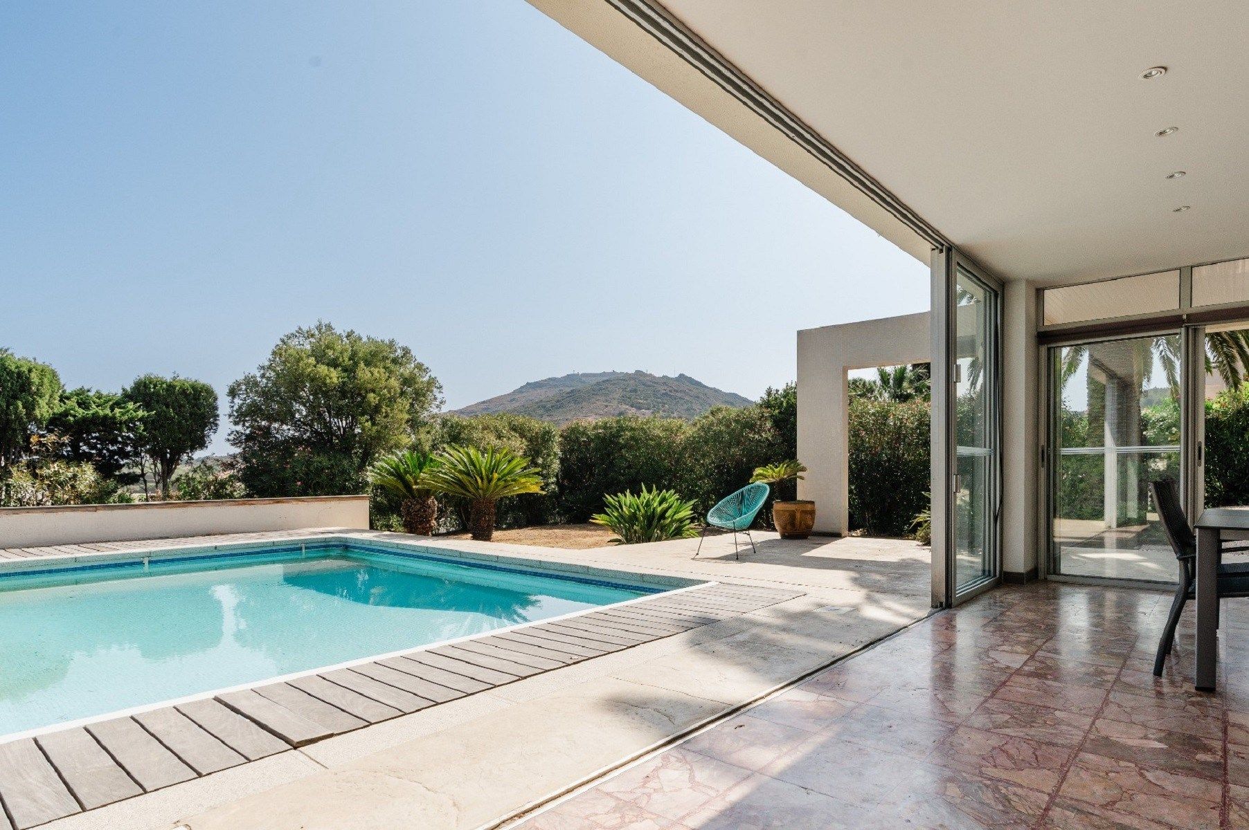 luxury house 9 Rooms for sale on PORT VENDRES (66660)