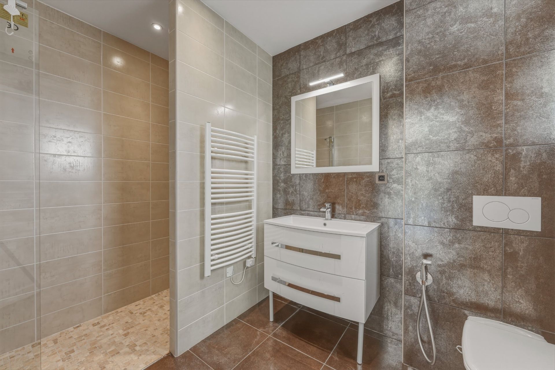 maison de luxe 7 Pièces en vente sur DIVONNE LES BAINS (01220)