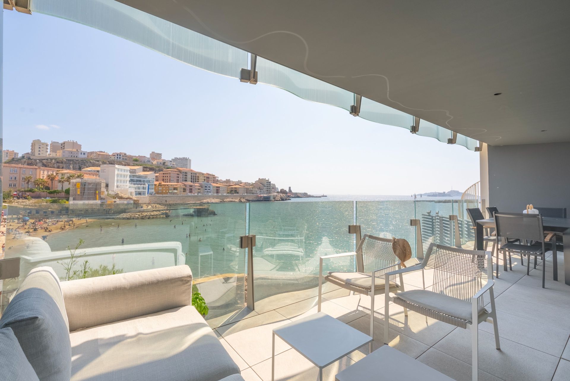 luxury apartment 3 Rooms for rent on MARSEILLE (13007)