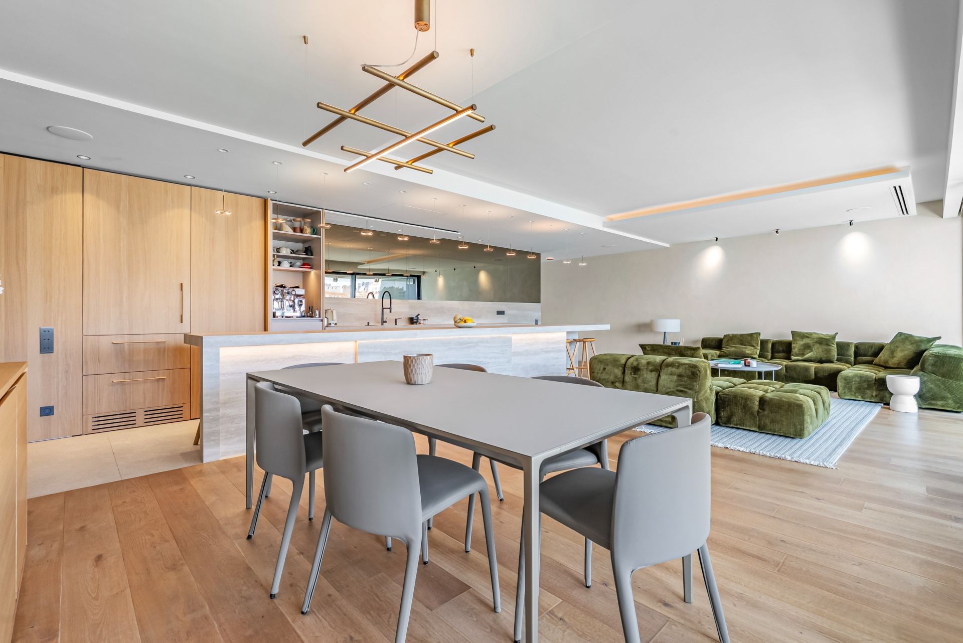 luxury apartment 3 Rooms for rent on MARSEILLE (13007)
