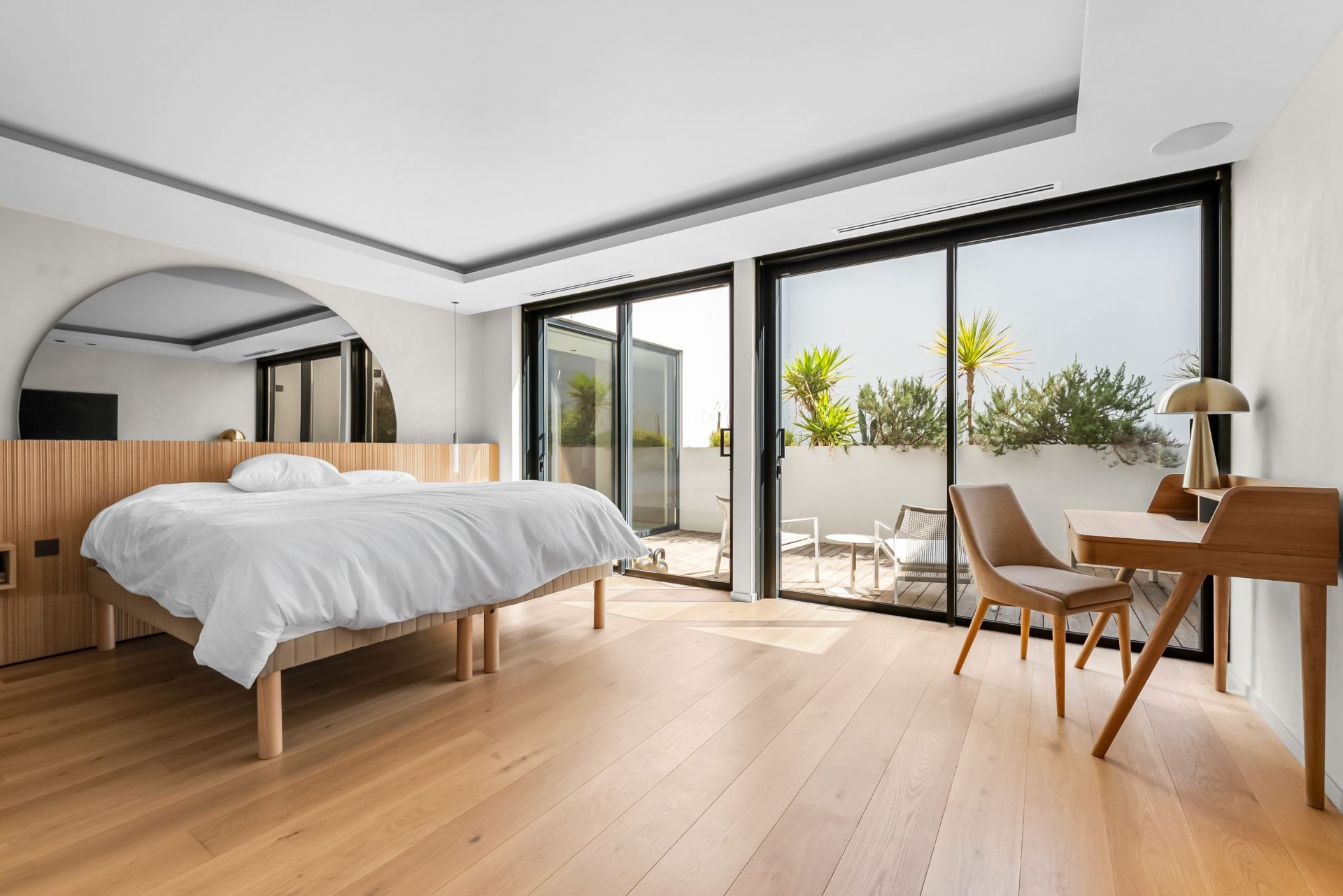 luxury apartment 3 Rooms for rent on MARSEILLE (13007)