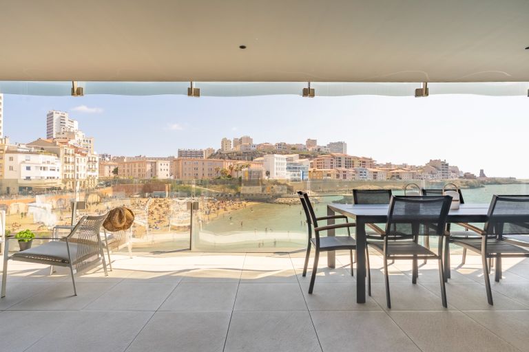 luxury apartment 3 Rooms for rent on MARSEILLE (13007)