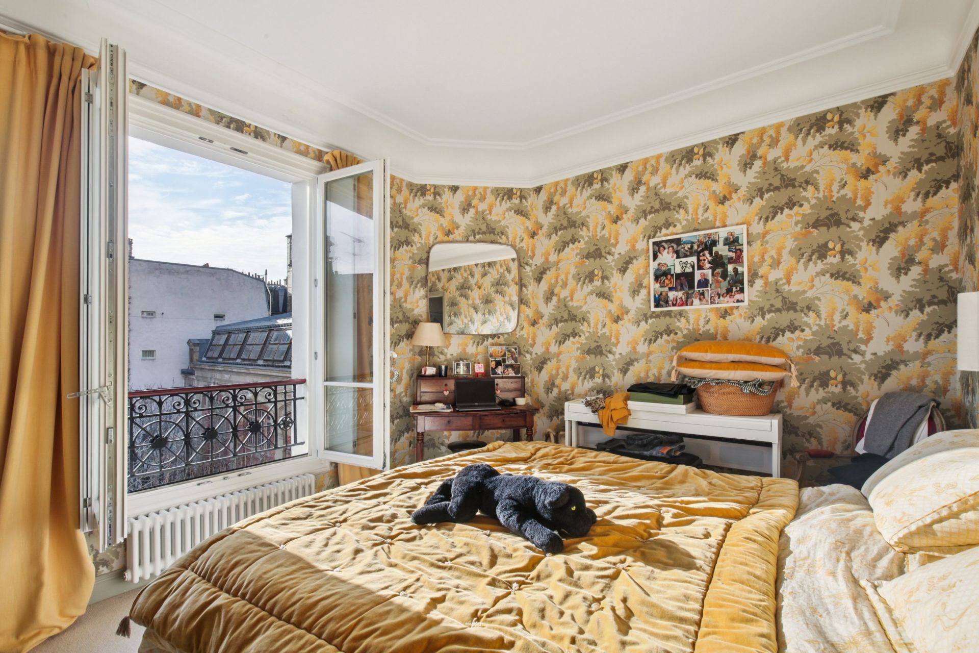 luxury apartment 5 Rooms for sale on PARIS (75006)