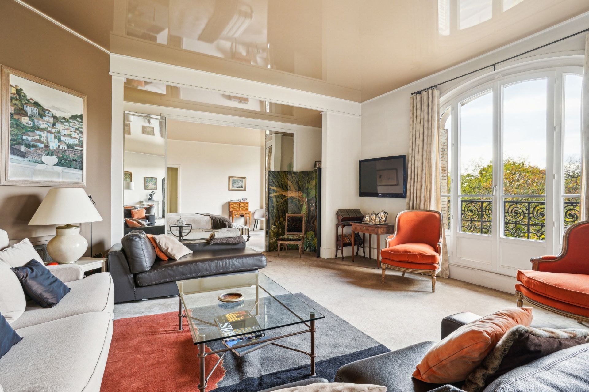 luxury apartment 5 Rooms for sale on PARIS (75116)