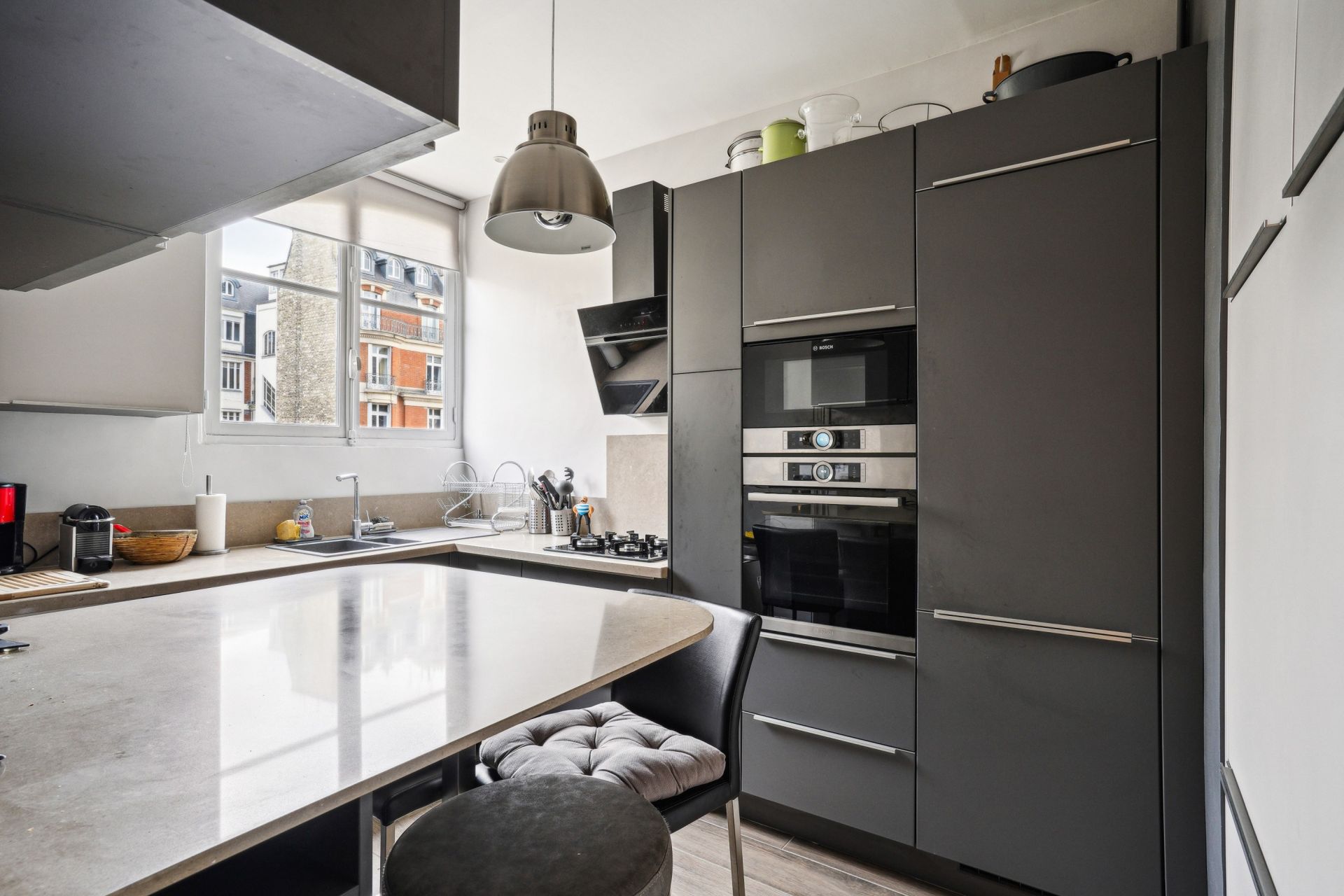 luxury apartment 5 Rooms for sale on PARIS (75116)