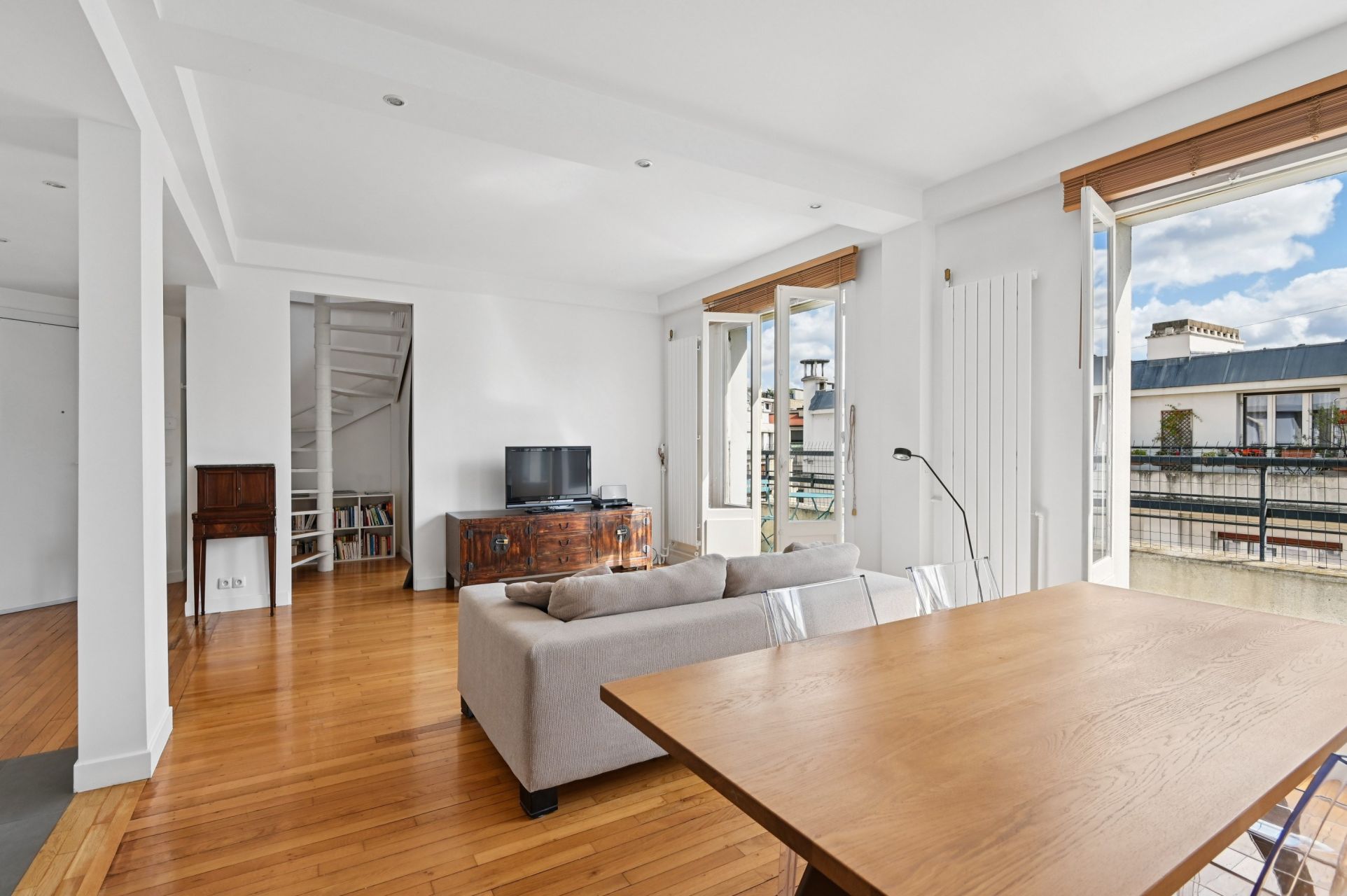 duplex de luxe 3 Pièces en vente sur PARIS (75116)