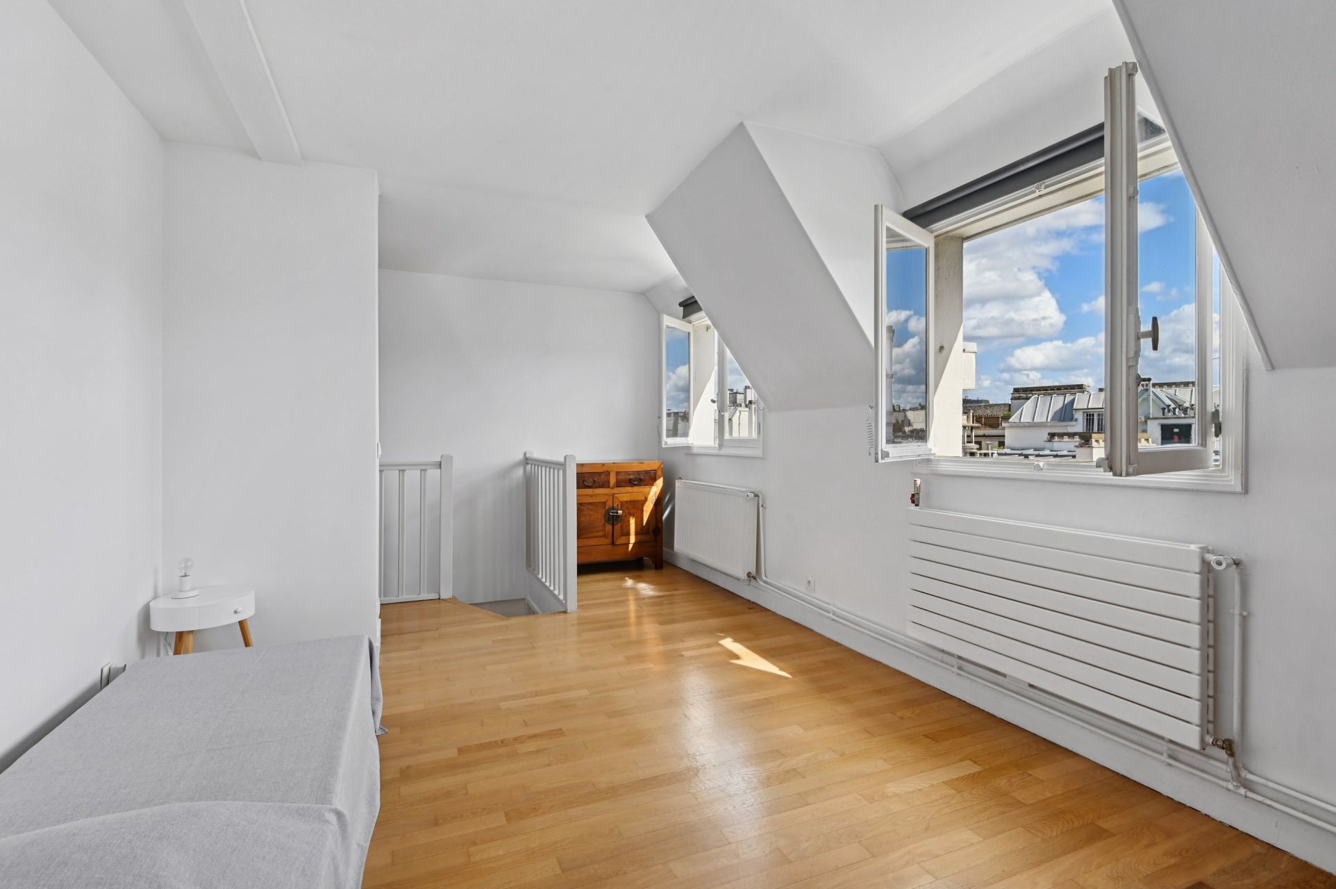duplex de luxe 3 Pièces en vente sur PARIS (75116)