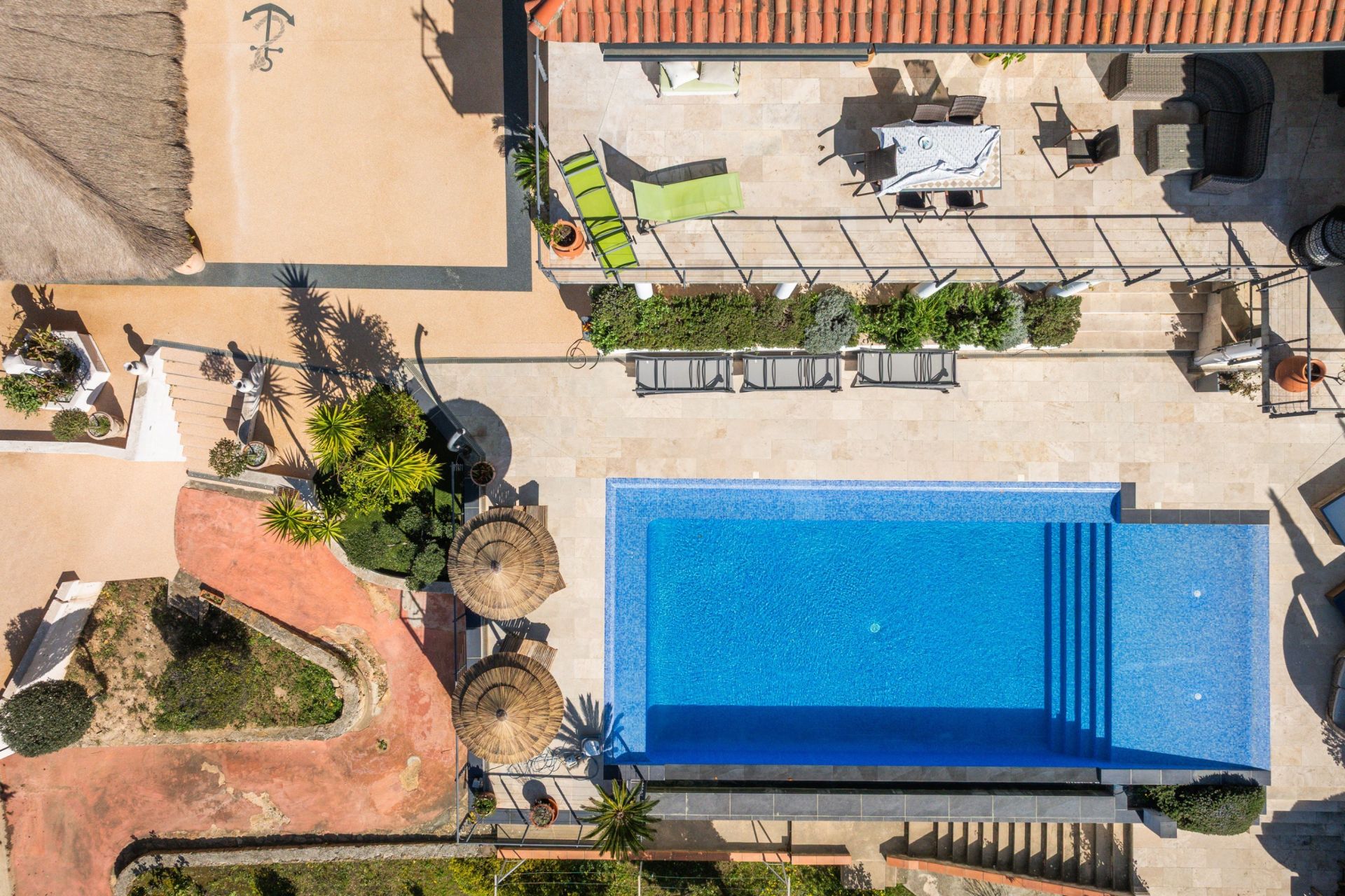 luxury house 5 Rooms for seasonal rent on SANARY SUR MER (83110)