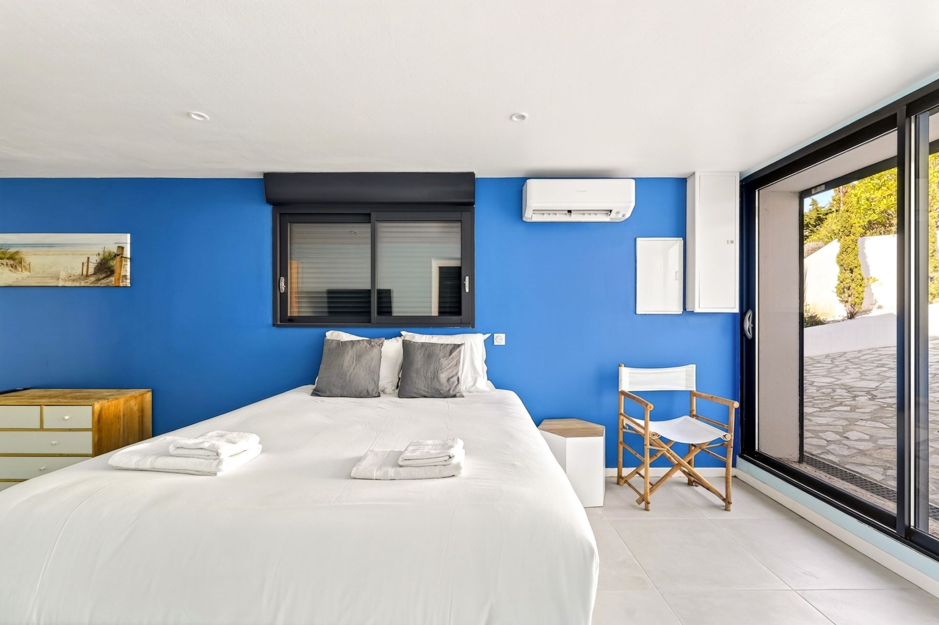 luxury house 5 Rooms for seasonal rent on SANARY SUR MER (83110)