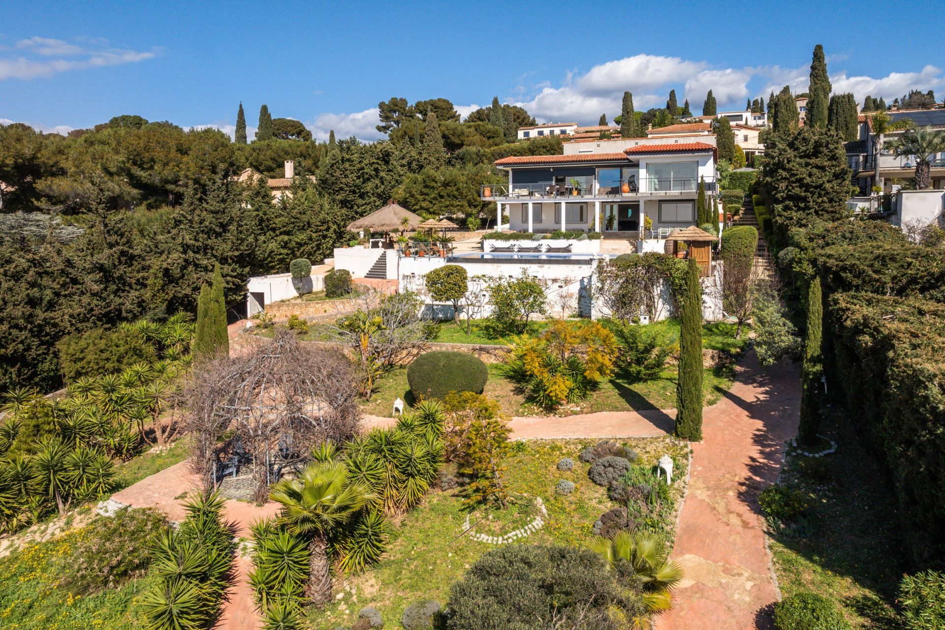 luxury house 5 Rooms for seasonal rent on SANARY SUR MER (83110)