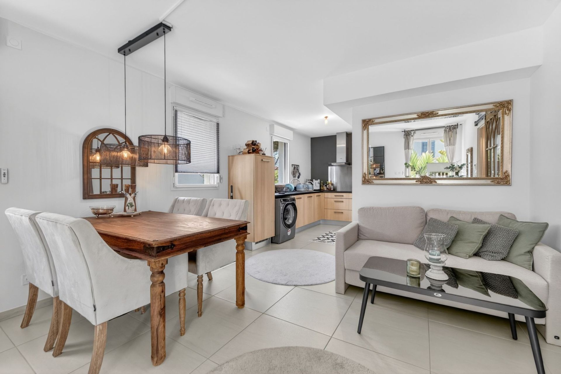 luxury apartment 2 Rooms for sale on CANNES (06400)