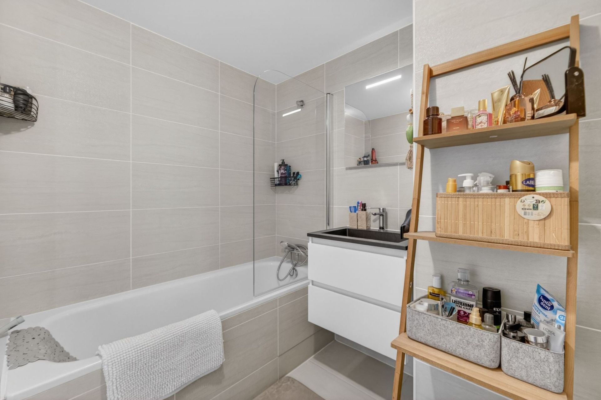 luxury apartment 2 Rooms for sale on CANNES (06400)