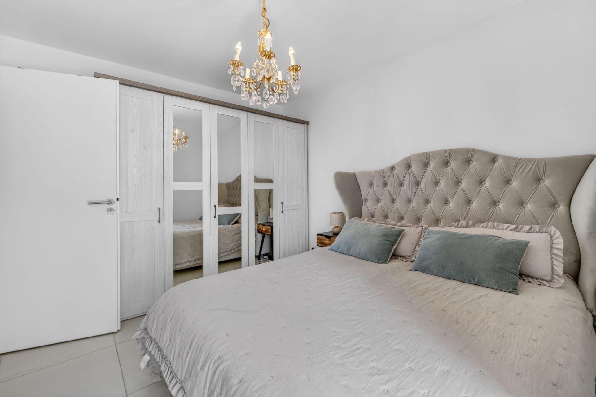 luxury apartment 2 Rooms for sale on CANNES (06400)